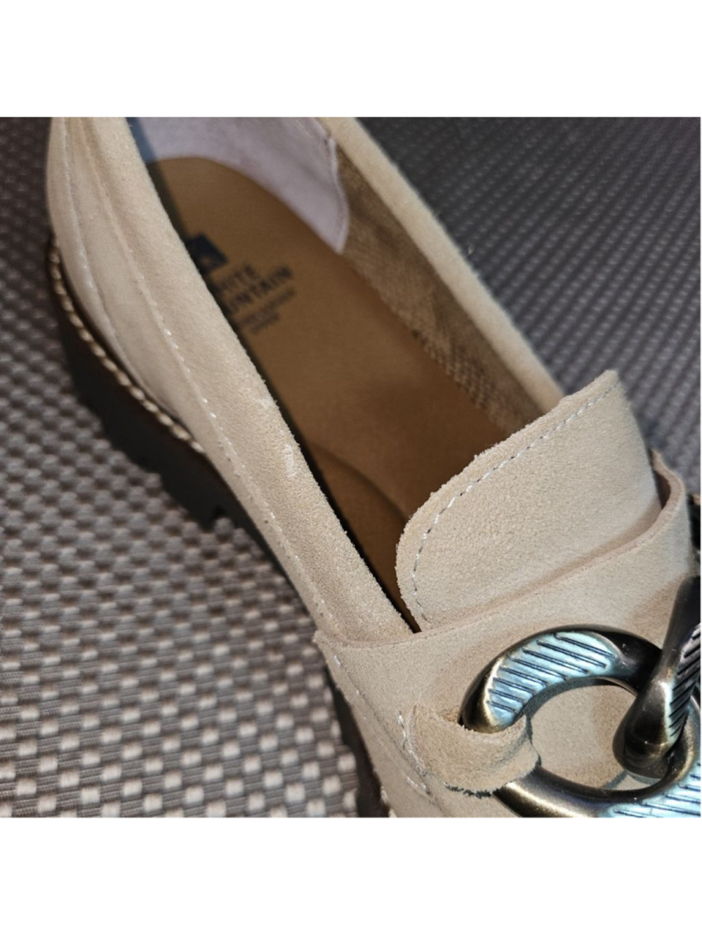 White Mountain 'Goodie' suede loafers in beige Size 8 - Picture 8 of 8